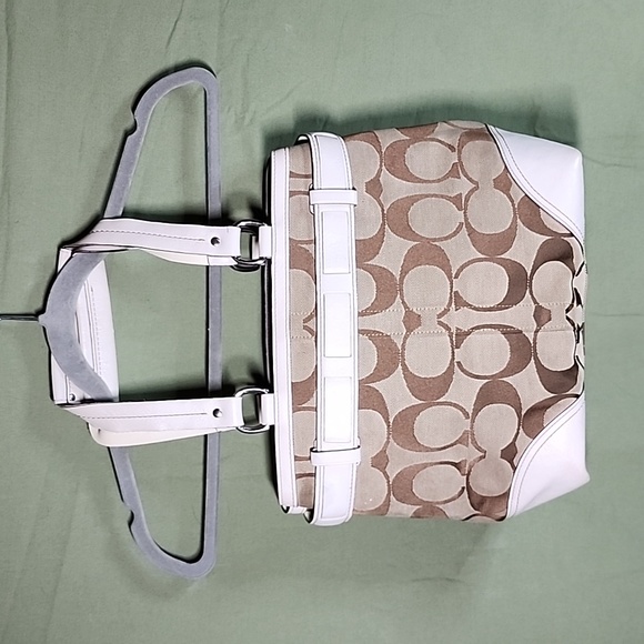 COPY - Coach Hamptons White Signature w Leather & Python Trim Silver hardware B… - Picture 4 of 12